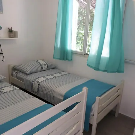 Σπίτι διακοπών Maja - Four Bedroom House With Sea View Κόρτσουλα