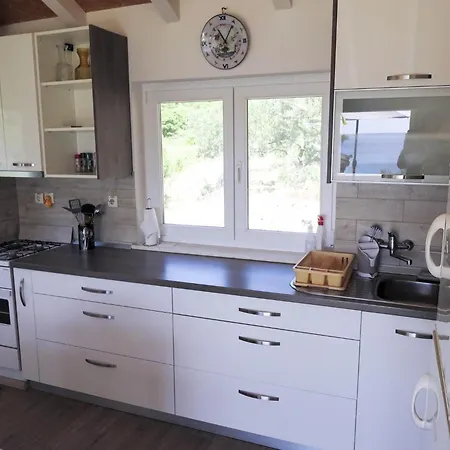 Σπίτι διακοπών Maja - Four Bedroom House With Sea View *