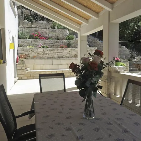 Maja - Four Bedroom House With Sea View