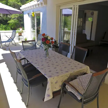 Maja - Four Bedroom House With Sea View *