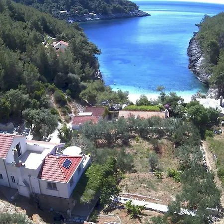 Maja - Four Bedroom House With Sea View *